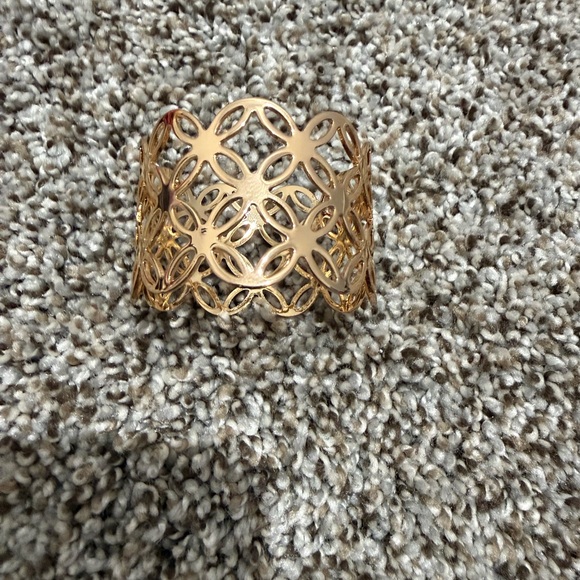 Set of 6 Gold Plated Napkin Rings - Picture 4 of 4